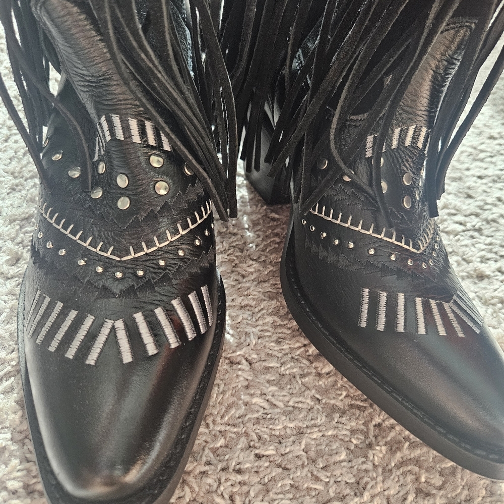 Dingo Boots - image 2